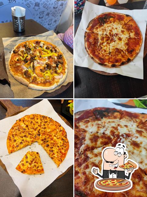 Order pizza at Cafe Ssnacck'Chat