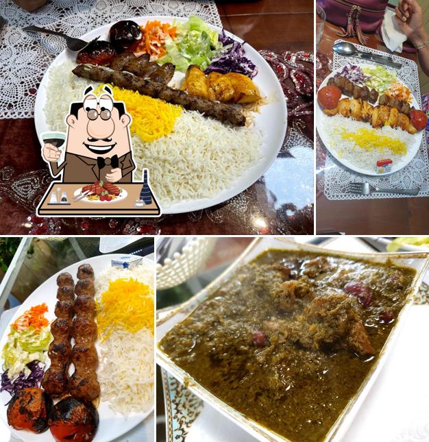 Ordina i un pasto a base di carne a Herat Kebab Restaurant