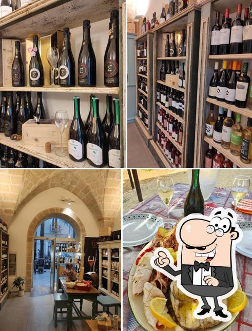 Gli interni di SOMM'A4 Wine Shop