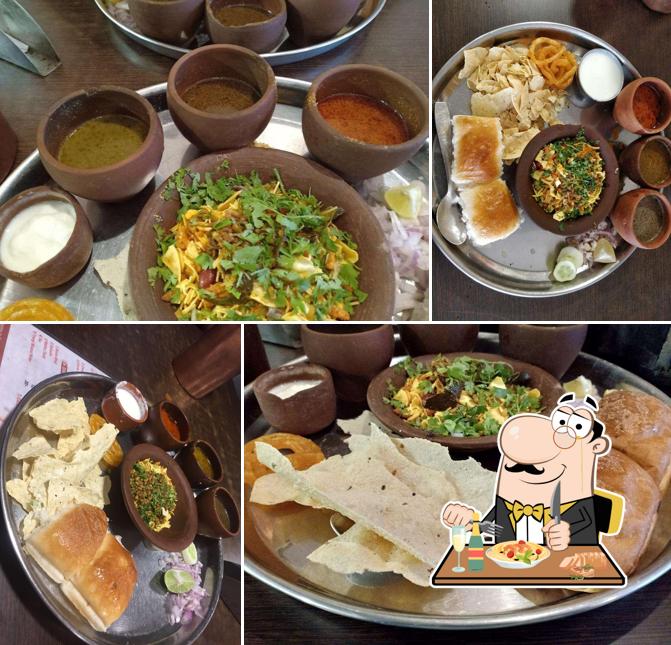 Food at Tirangi Rassa Misal