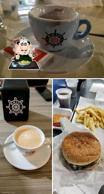 Platti al Bar Italia