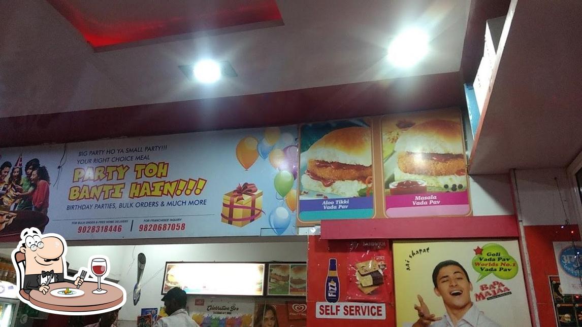 Food at Goli Vada Pav
