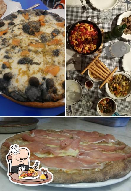 Ordina una pizza a PIZZERIA UNICA REVOLUTION SRLS