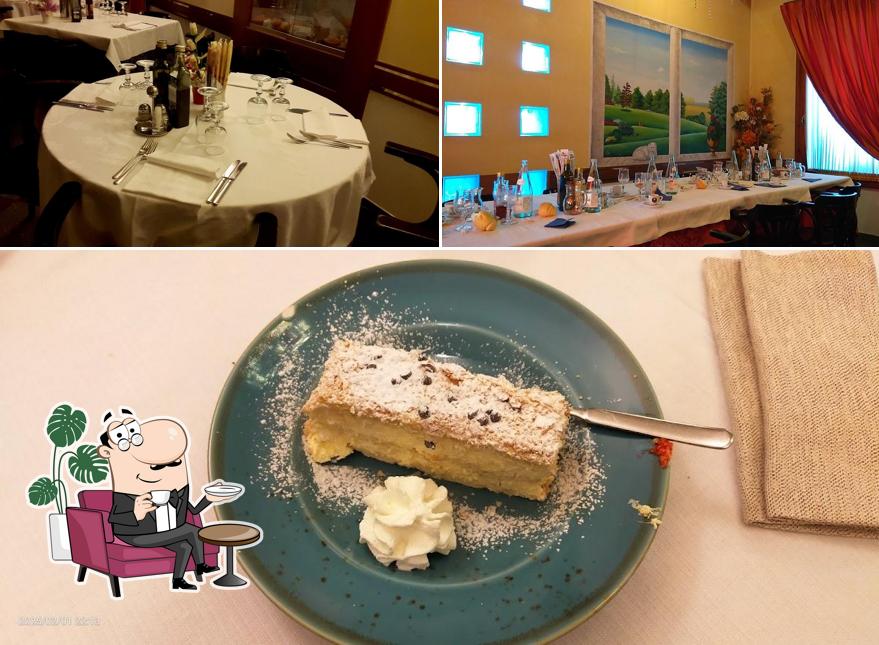 La immagine di interni e cibo da Ristorante Al Viandante Di Ceccarello Eleonora