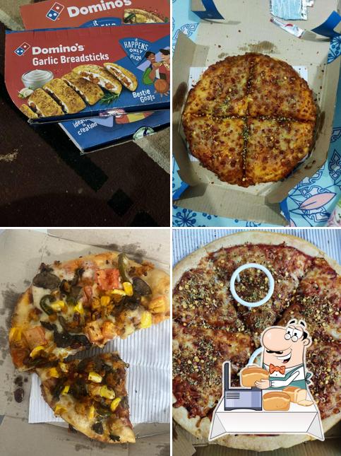 Garlic bread at Domino's Pizza Ratan Villa, Mhow