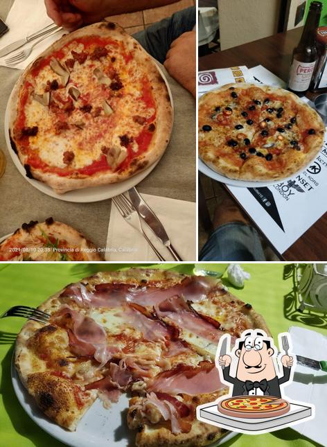 A Real Pizzeria Rosticceria, puoi assaggiare una bella pizza