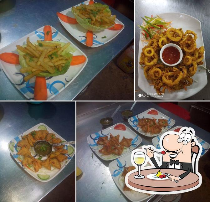 Food at Chef's Café & Restrô