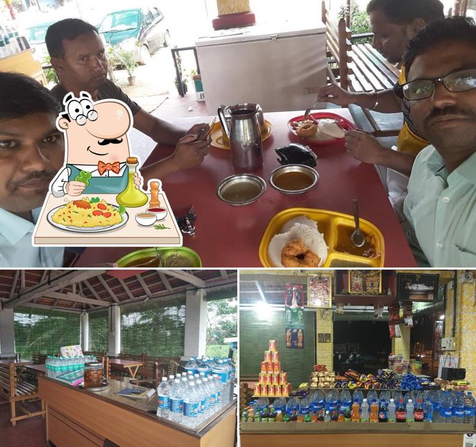 The photo of Aryavysya Vaidheka Nithya Annasantharpana Bhavana HOTEL’s food and beverage