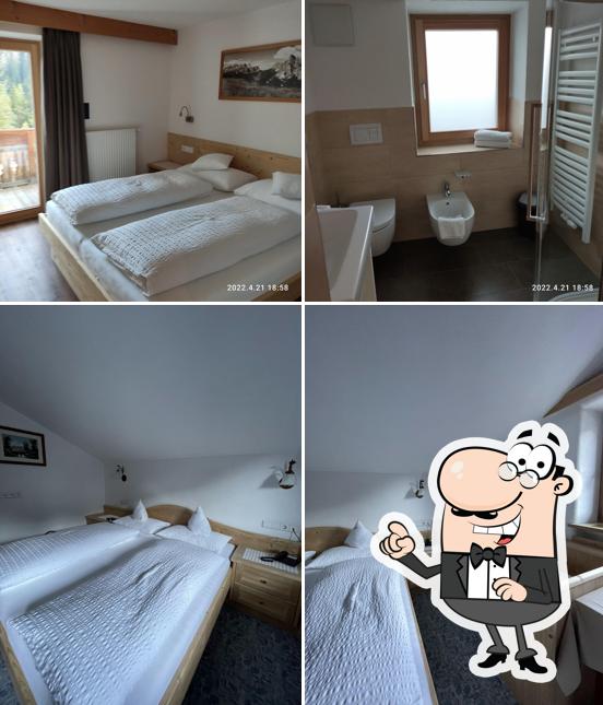 Siediti a un tavolo di Garni Irsara