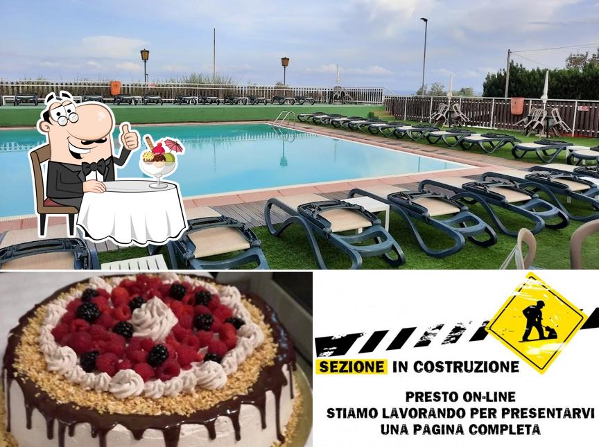 Ristorante Pizzeria "DaVito" serve un'ampia varietà di dessert