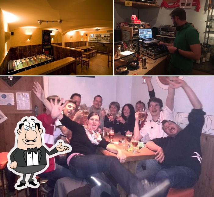 Dai un'occhiata agli interni di Bar Cetto