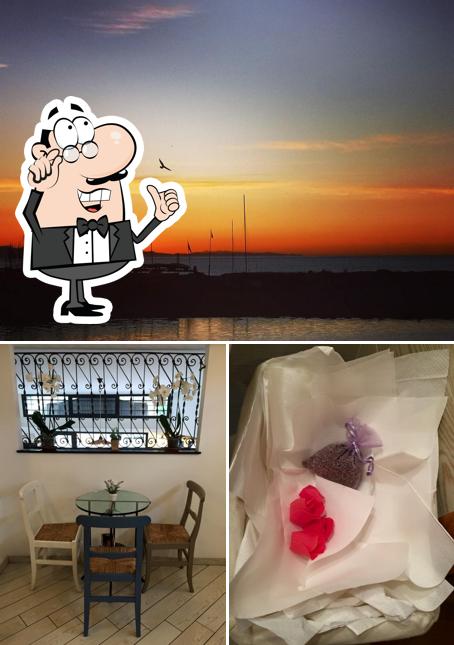 Tra le diverse cose da Cafè Dalì si possono trovare la interni e esterno