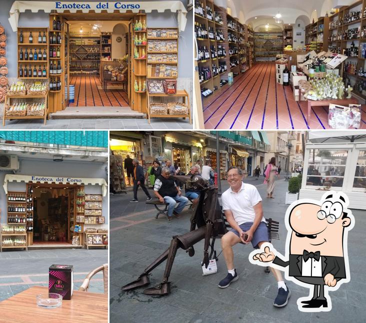 Gli interni di Enoteca del Corso