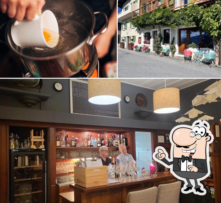 La immagine di interni e cibo da Le Chermignon Restaurant et chambres d'hôtes