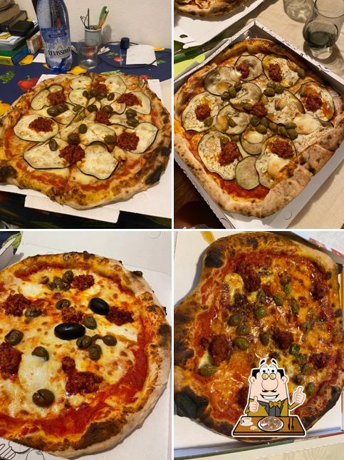 Prenditi una pizza a Pizzeria Sapori Di Calabria