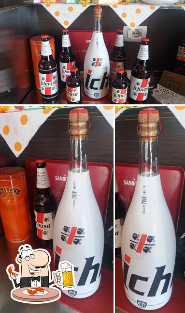 Puoi goderti un rinfrescante bicchiere di birra chiara o scura