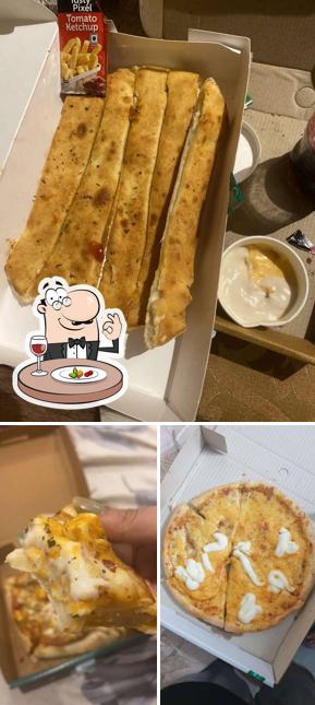 Food at La Pino’z Pizza