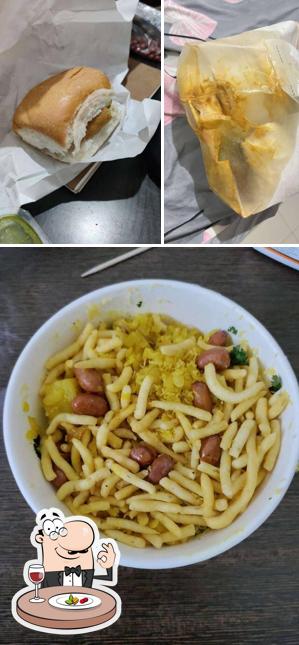 Meals at Mumbai Metro