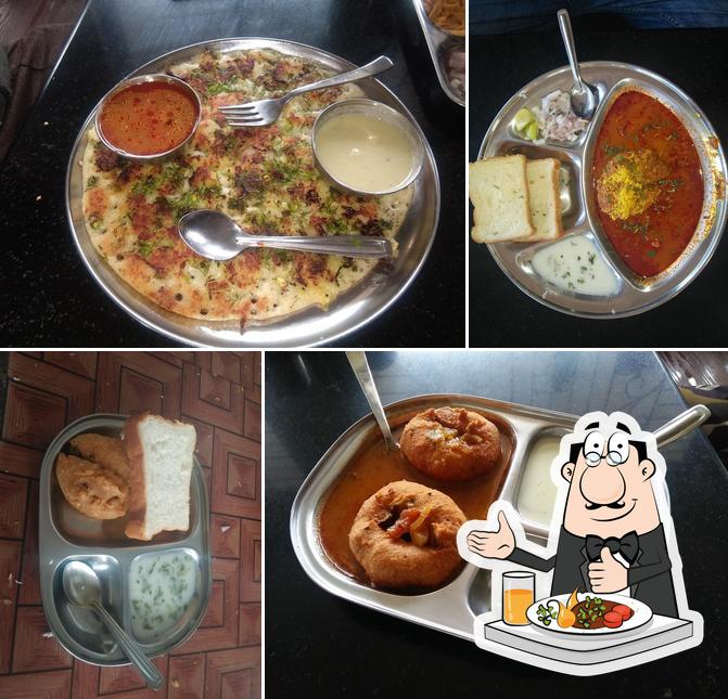 Food at Faujdaar Hotel