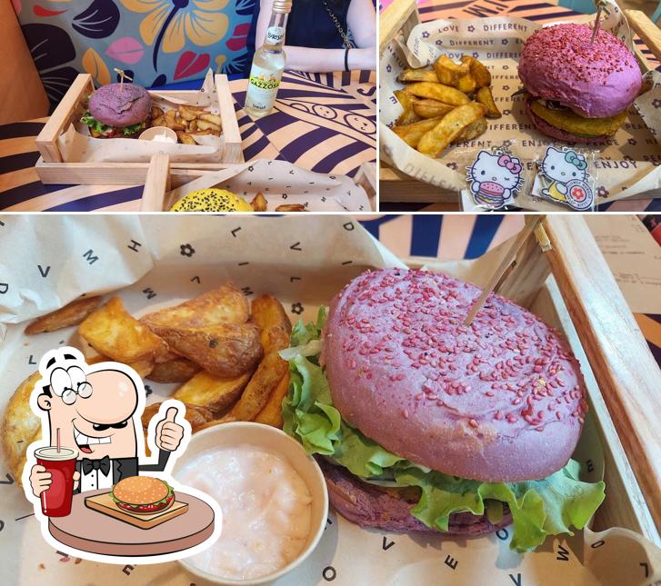 Ordina uno dei tipi di hamburger serviti a Flower Burger