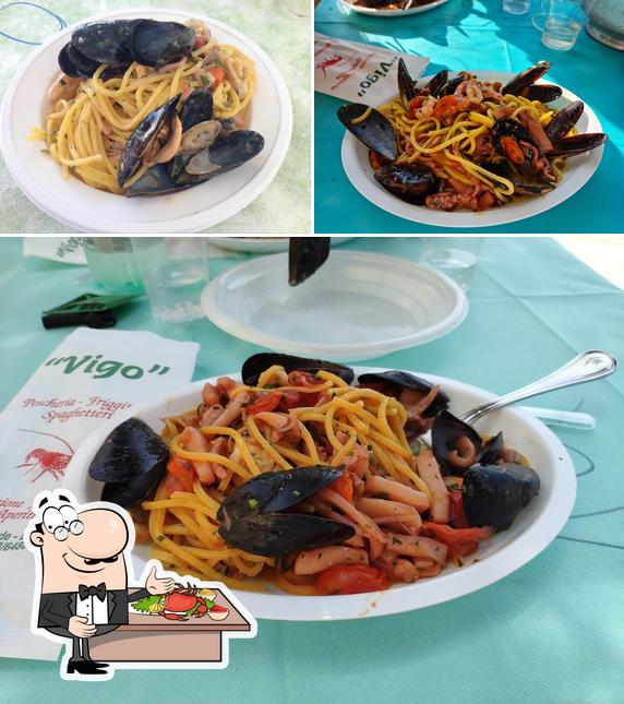 Ordina tra i vari pasti di mare proposti a Pescheria e Ristorante Vigo Snc di Vigo Corrado Ed Emilio