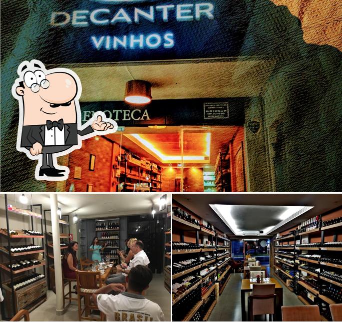 O interior do Enoteca Decanter Goiânia