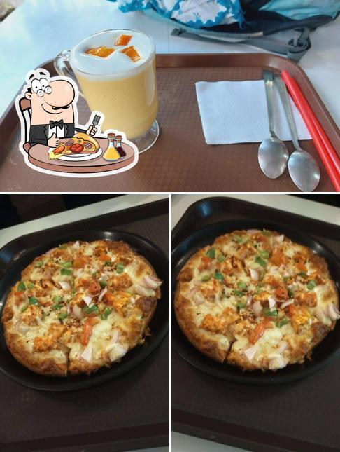 Order pizza at Lassi N Shakes