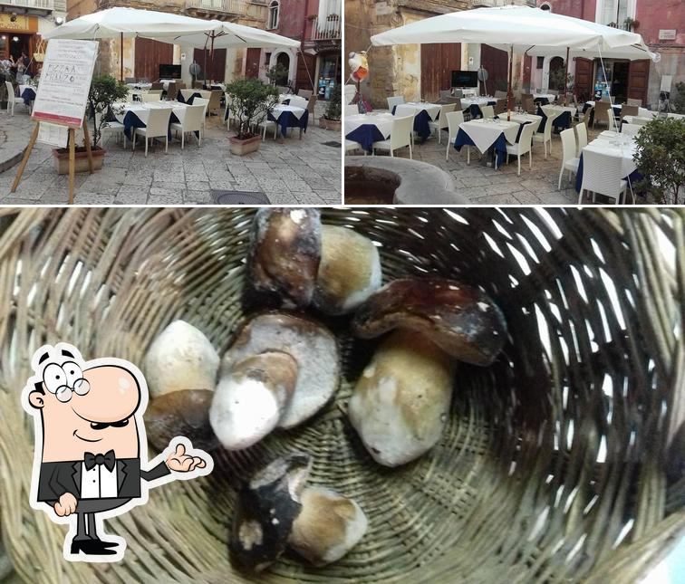 Dal Barone in Piazzetta Duomo si caratterizza per la interni e frutti di mare