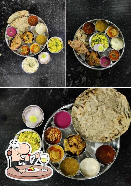 Hotel Maitree and bar