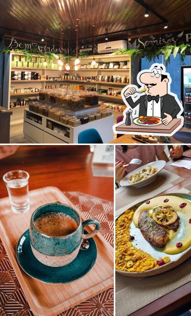 Entre diversos coisas, comida e interior podem ser encontrados no Cerejeira Gastronomia Saudável