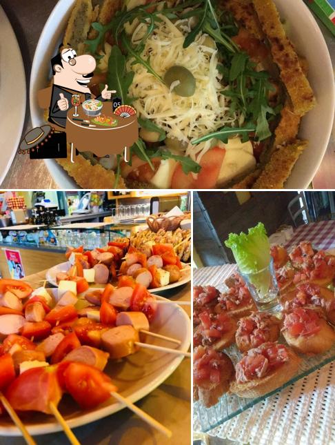 Cibo al PICCOLO BAR& piadineria&sandwichclub&hamburgeria& cocktails