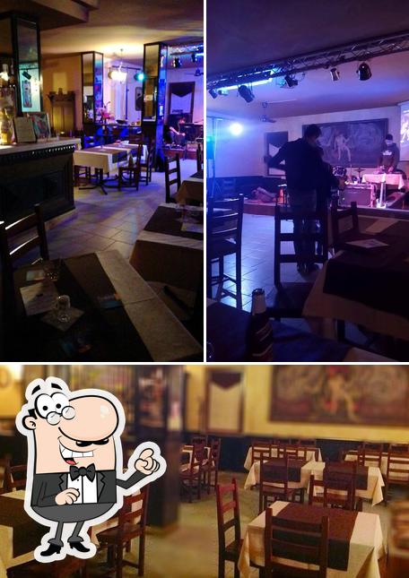 Gli interni di Pink Devil Club Circolo Acli Food & Beer