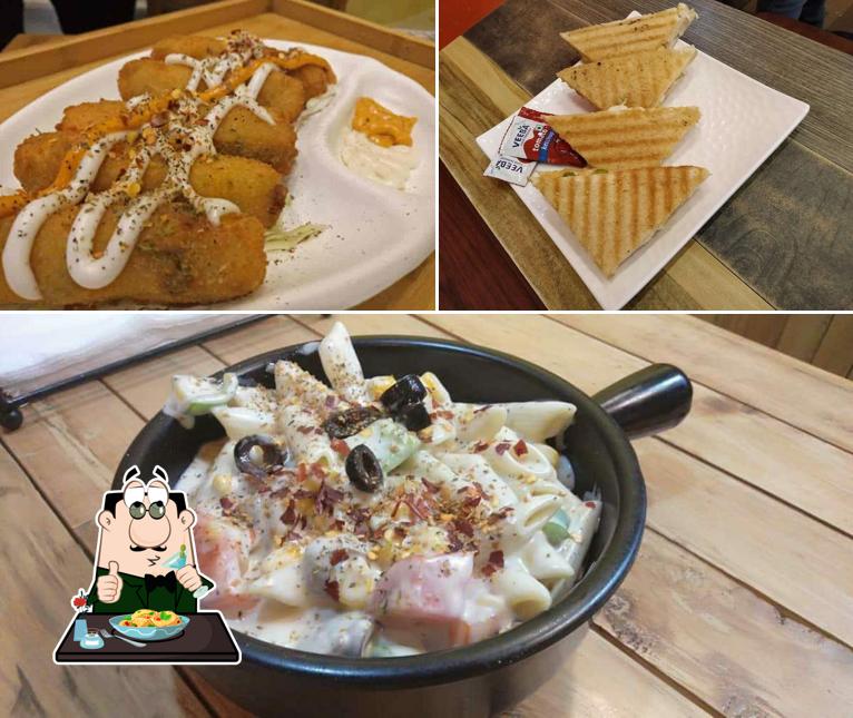 Meals at Samocha : Stories Around Chai