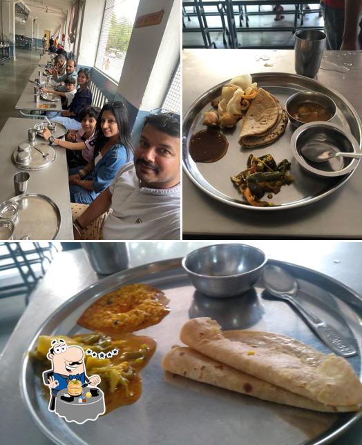 Among different things one can find food and interior at Ranakpur Tirth Bhojanshala