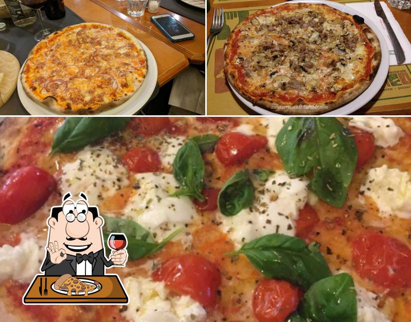 Scegli una pizza a Ristorante Pizzeria La Cucina Nazionale
