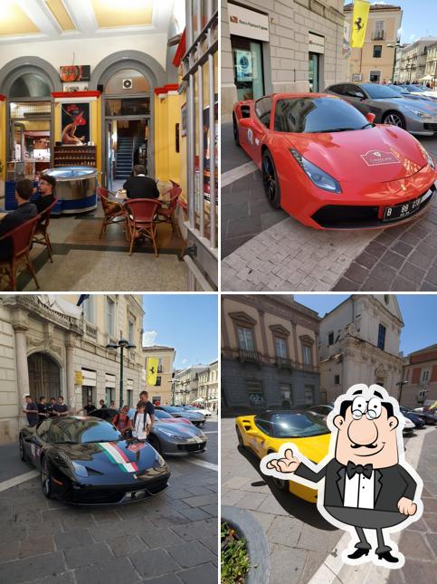 Siediti a un tavolo di Caffè Strega
