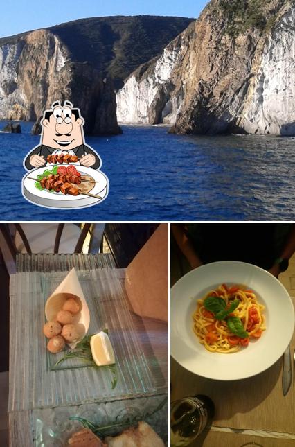 Questa è la immagine che raffigura la cibo e esterno di Il Pacchero da Rita
