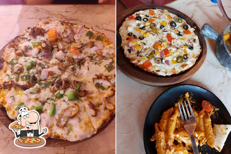 Try out pizza at Queenstown cafe