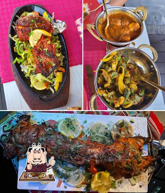 Prenditi i un pasto a base di carne a Desi Palace