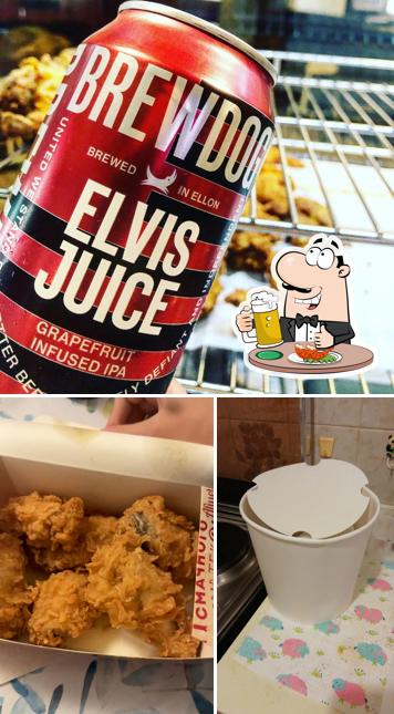 Puoi prenderti un rinfrescante bicchiere di birra chiara o scura