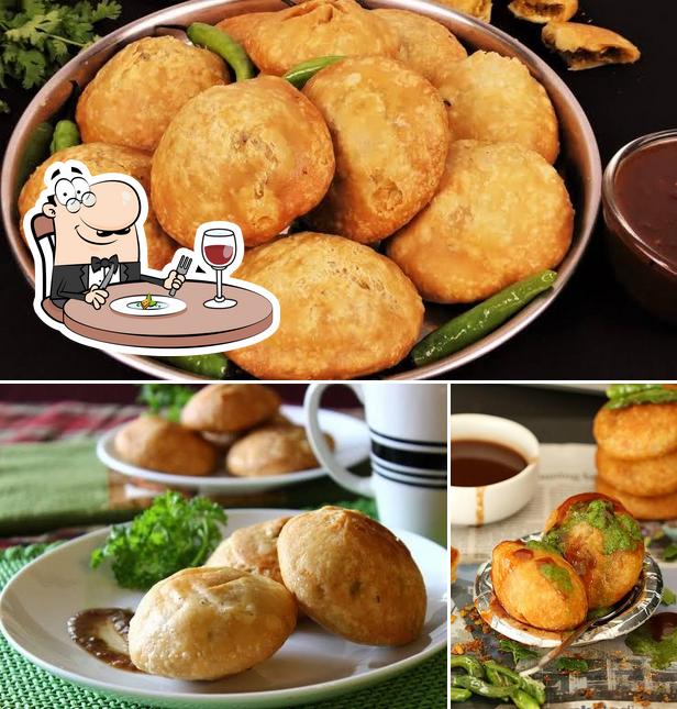 Food at mahesh kachoodi bhandar