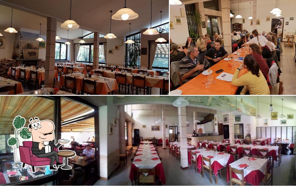 Siediti a un tavolo di Ristorante Pizzeria Grotto Bedorè