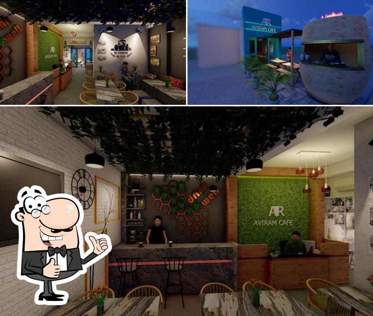 Here's a picture of Aviramacafe