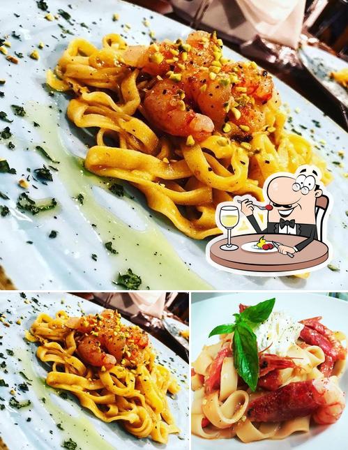 Platti al Rosso Divino Pizza E Cucina