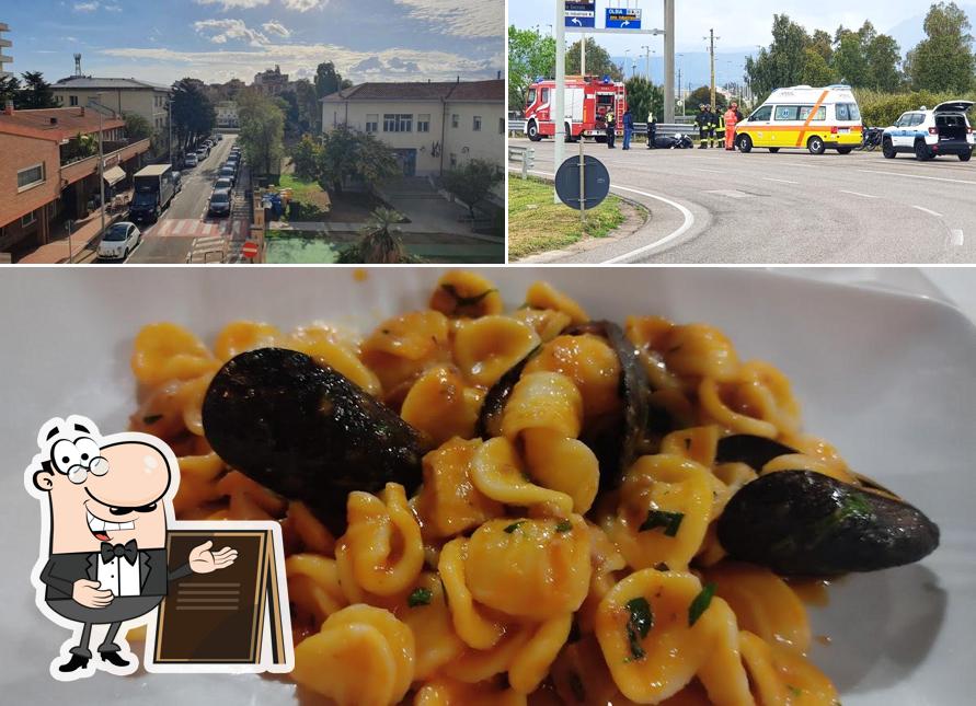Guarda la immagine che raffigura la esterno e cibo di Molobrin