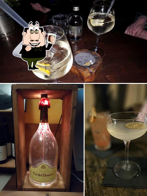 Goditi qualcosa da bere a la farandula