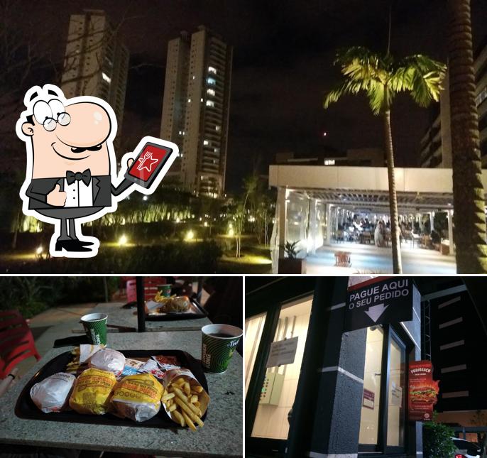 Entre diversos coisas, exterior e comida podem ser encontrados no Burger King Drive Thru