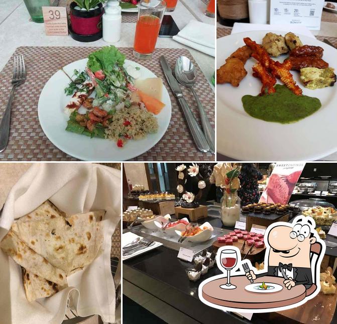 Meals at MoMo Cafe - Courtyard By Marriott