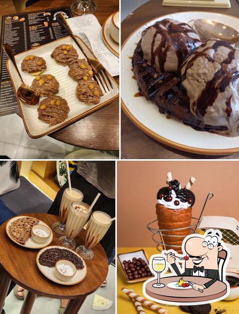 Food at 7th Avenue waffles Alibag