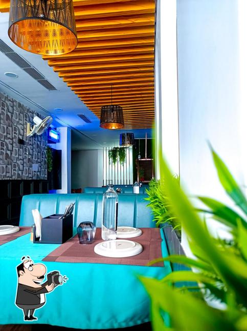 Look at this image of CAFE 23